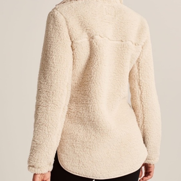 Abercrombie & Fitch Sherpa Half Zip Leather Trim Sweatshirt - Picture 5 of 11